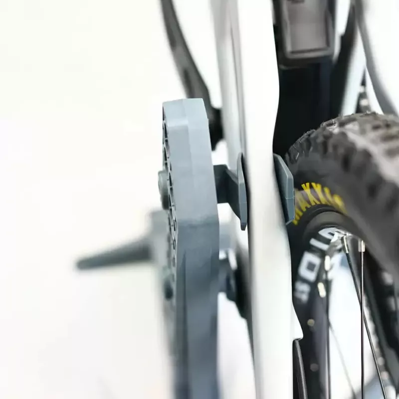 Подставка под велосипед R24 черная